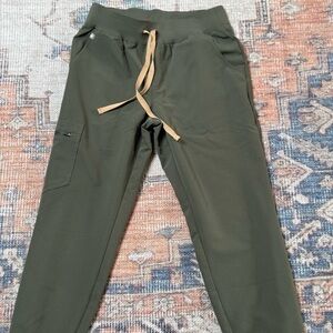 Women’s Figs Zamora Joggers - Moss